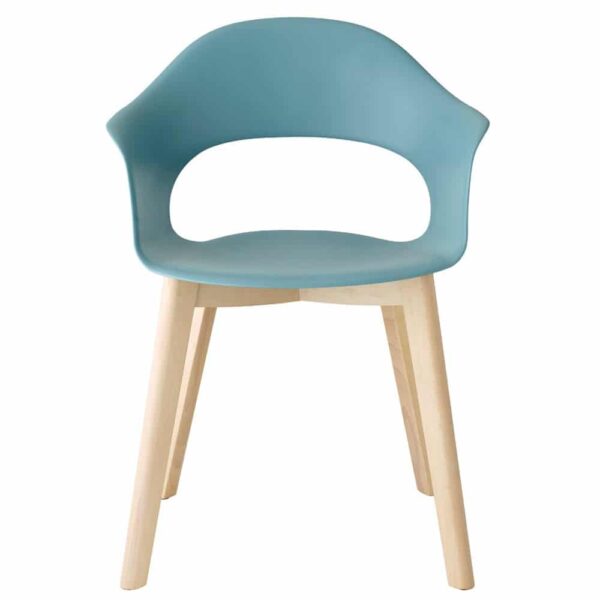 chaise-large-avec-accoudoirs-bleu-clair-pieds-bois-lady-b-scab-design