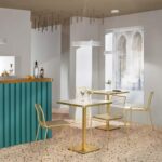mobilier-restaurant-metal-dore-chaise-empilable-design-summer-os