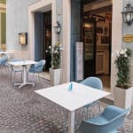 Tables-terrasse-restaurants-blanches-pliantes-Domi-61